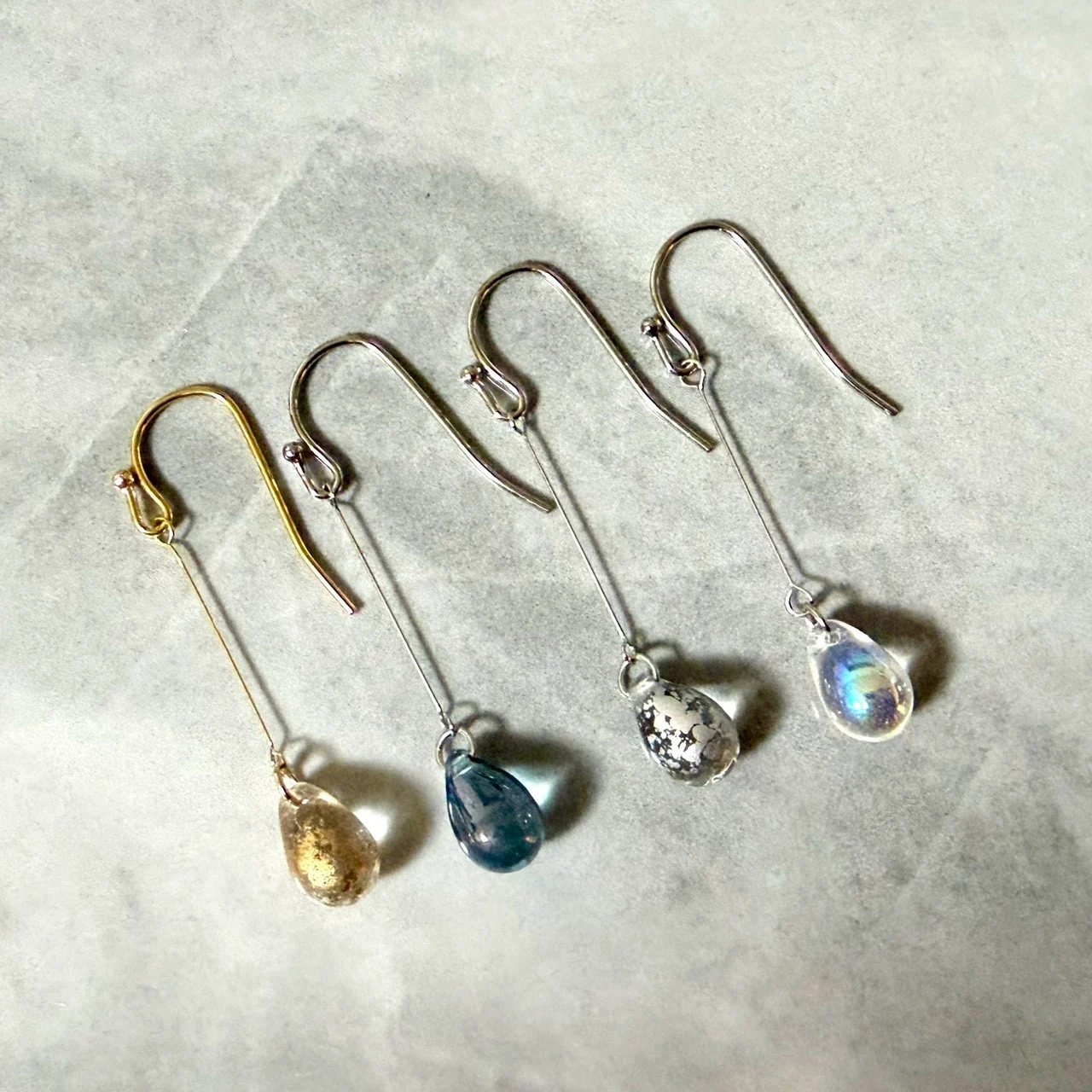 5色のロングビーズピアス
